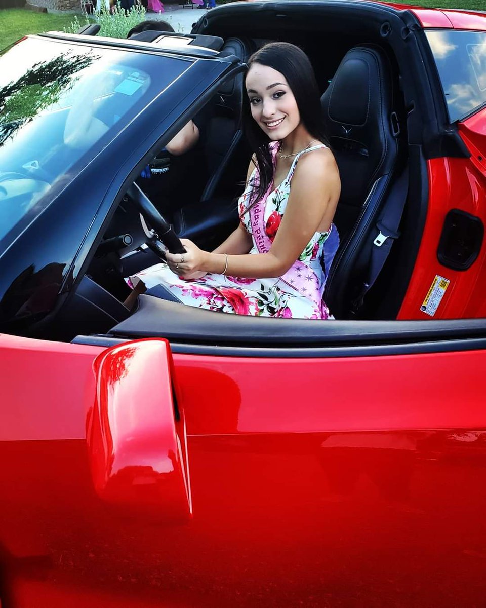 JCrystal88's tweet photo. Little Sister turned 15! 👑 Love this Gorgeous Girl so much! 💖
#BarbieDollVibes 💋
#CancerSisters ♋
#DriveByBirthday 🚗 https://t.co/b16mM9bYXG