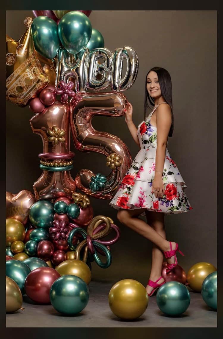JCrystal88's tweet photo. Little Sister turned 15! 👑 Love this Gorgeous Girl so much! 💖
#BarbieDollVibes 💋
#CancerSisters ♋
#DriveByBirthday 🚗 https://t.co/b16mM9bYXG