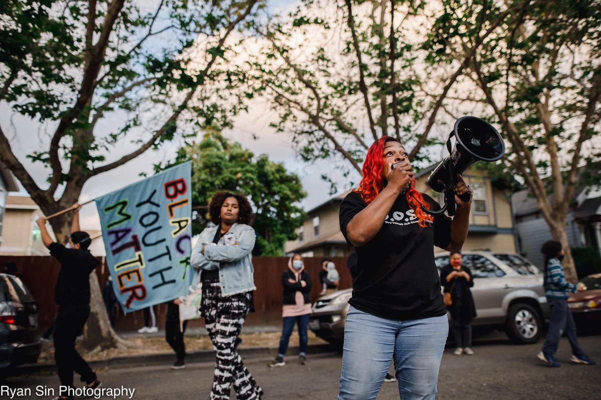 baypeace510's tweet photo. 🔥 BETTERING OUR SCHOOL SYSTEM 🔥

We’re supporting @BlackOrgProject’s campaign to end the criminalization of Black and Brown OUSD students, invest in alternative safety models, and restructure school policies to adopt a more restorative justice response to student discipline 🌟 https://t.co/vmi1hQapH8