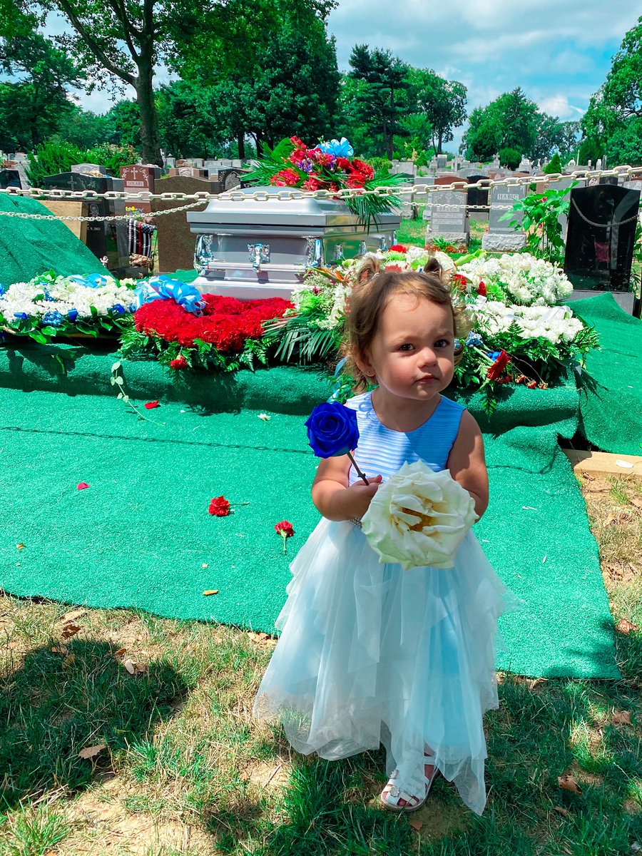 loveandlightxox's tweet photo. 2 weeks ago but granddaughters daddy died. My daughter lost her best friend &amp; love of her life (they weren't together but copartenting &amp; working on things) &amp; my granddaughter will never remember her daddy. Sad is a understatement for my girls. https://t.co/CYkbYaVdX6