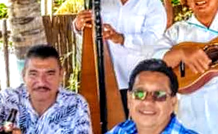 omaralpuche's tweet photo. #DíaDelBibliotecario Muchas Felicidades por el fomento a la cultura  al Abogado y amigo @JOSEMAN57767421  Director de las #BibliotecasMunicipales #MaurilioSánchezJimenez y #PabloPancardoVargas del @PtoMorelosAyto que preside @LauFdzOficial (Foto de Archivo) @miguel_zetina https://t.co/GLDbvDJM4p