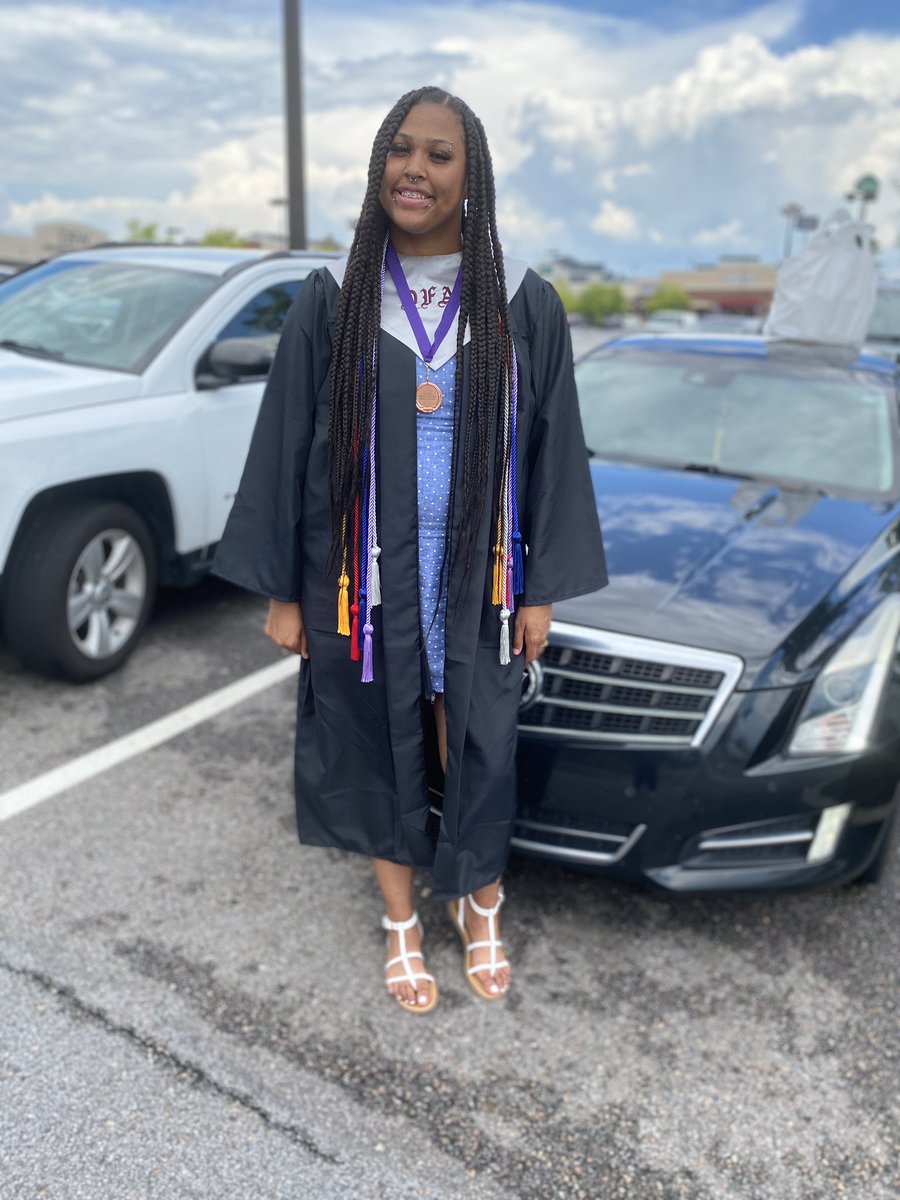 ThuggerJae's tweet photo. all i gotta say is #graduatedaf 
Feeling generous? 
Cashapp: $ThuggerJae 
Venmo: @JadenAdams21 https://t.co/6FTN976d4U