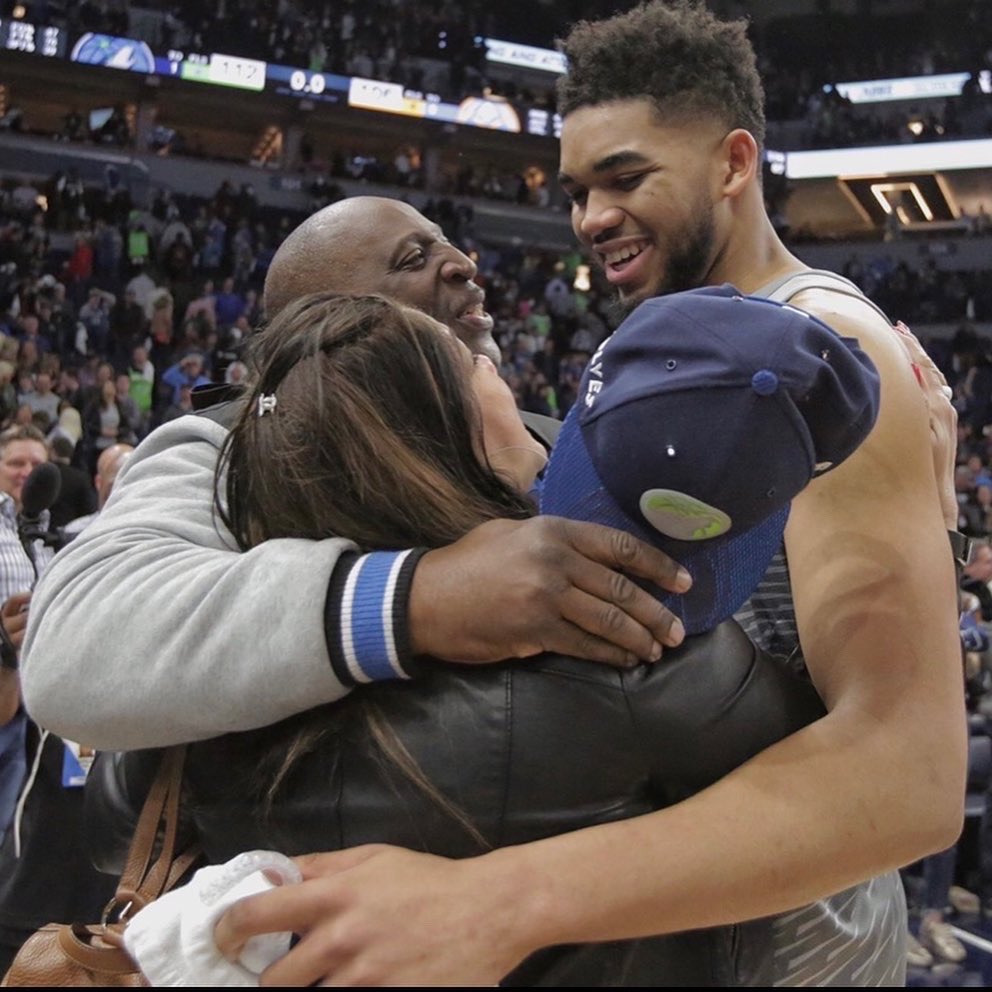 KarlTowns's tweet photo. Happy 30th anniversary to my parents. More importantly, happy birthday to my reason for being alive. Not a single day goes by without me thinking of you. Your energy is missed not only in the household you built but in this world overall. Love u &amp; miss u more than people know. https://t.co/zc0IIide4d