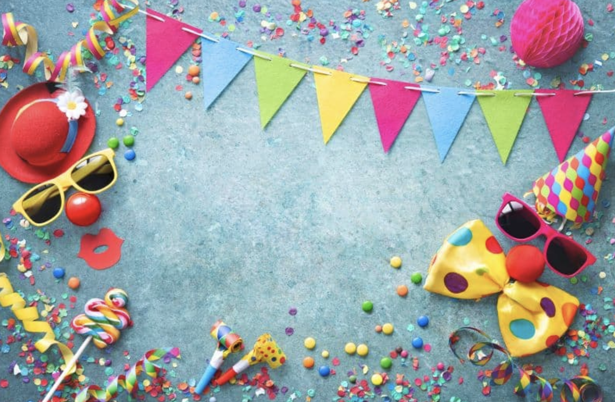 Cocktail_King's tweet photo. 90s Party Decorations https://t.co/KxarzVVLrz https://t.co/0fxhnUqZd7
