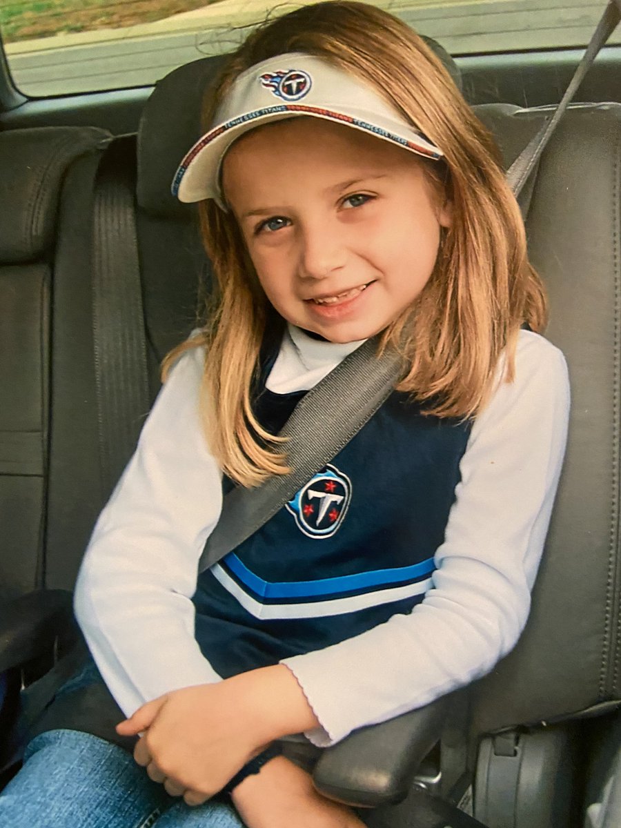 kendall_deanne's tweet photo. Some things never change!!!! Love u forever @Titans https://t.co/MODXkY7MCV