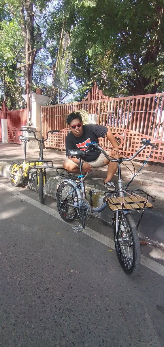 YD7RF's tweet photo. Sugeng morning 💫🚲 https://t.co/MyGNAtHkU9