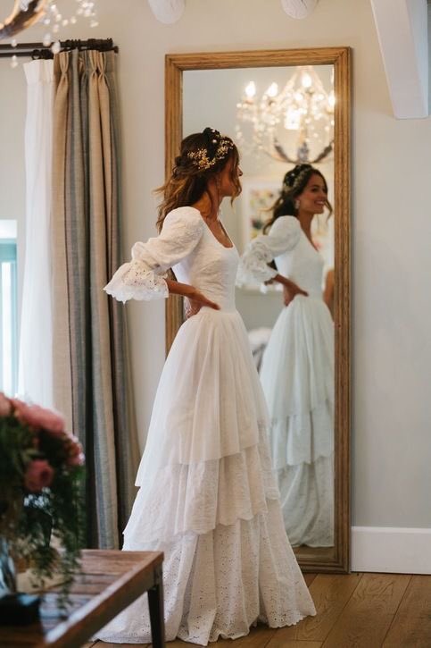 IH8SADNESS's tweet photo. Hermoso vestido para mi día. Pero no me decido del peinado 😦!! https://t.co/uOcDSw7uMX