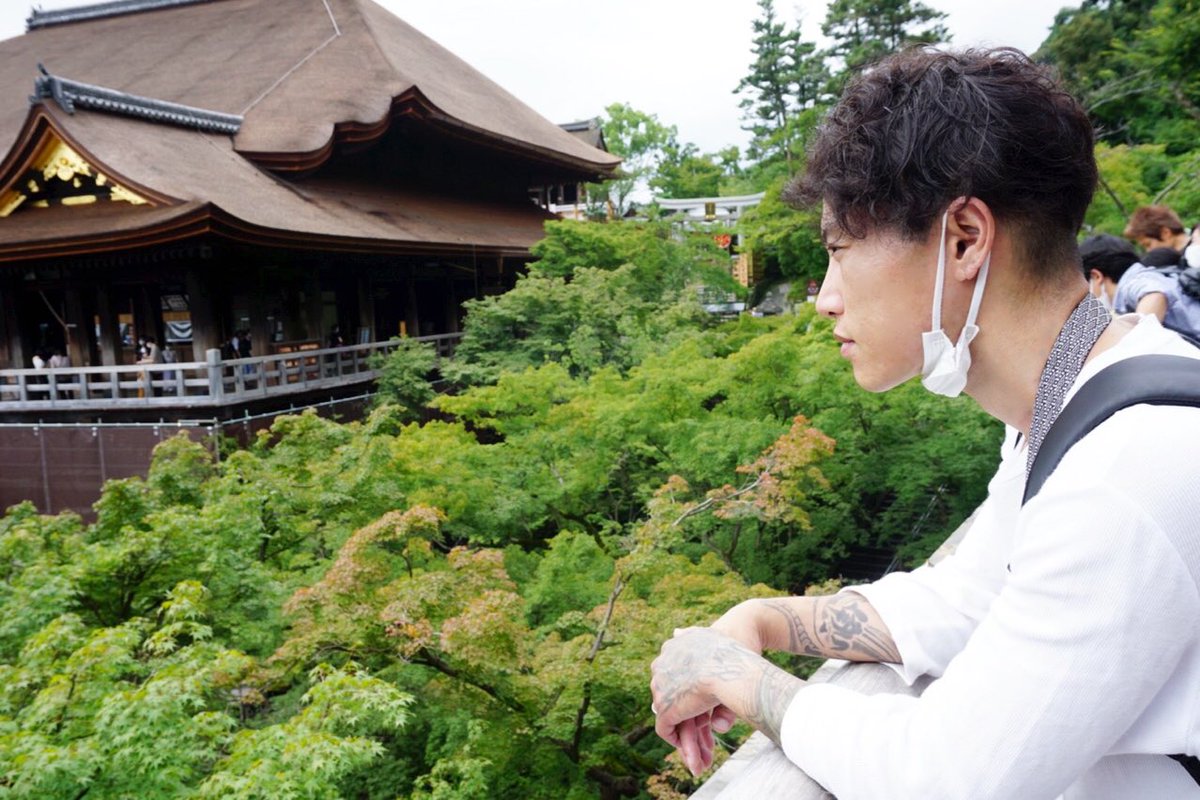 世の中の理不尽な成長速度とステージに伴う仲間との別れや
味わう孤独を言葉だけで蓋をすることができなくて、苦しくなるけど

手放さなきゃいけない感情が今の世の中には多くありすぎるから

前を向き生きるならこれも一つと割り切って、進むしかない

時代は変わってしまった。