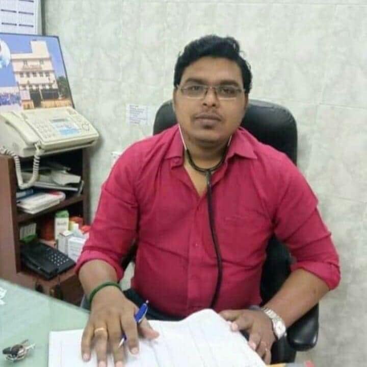 official_aimsa's tweet photo. Very young warrior Down !!

#RIP_CORONA_WARRIOR

Kindly all peoples follow Rules 
This will be great respect for all our Doctors,   When India will become CORONA Free.

#Rip Dr. Siva Kumar🙏
Duty Doctor in Shanthi Hospital
Neelankarai,
Chennai https://t.co/ZEVkhH84A5