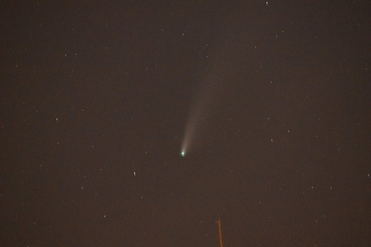 WM_MikeMurphy's tweet photo. Finally got some pics of #cometNEOWISE from my light polluted neighborhood!  Still need to learn how to touch up the photos but I’m happy as a first try!! @shanilv @BeckePhysics @Chesapecten https://t.co/UA2sR67sMy