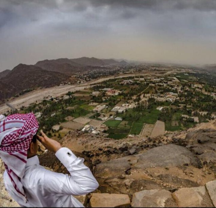 SOOS_yaam's tweet photo. قد قال #مهذل_الصقور

كُل يادهر واشرب ومارِدت سوّه
نجران يبقي حاضر الله وماضيه❤ https://t.co/QqsnshUy9w