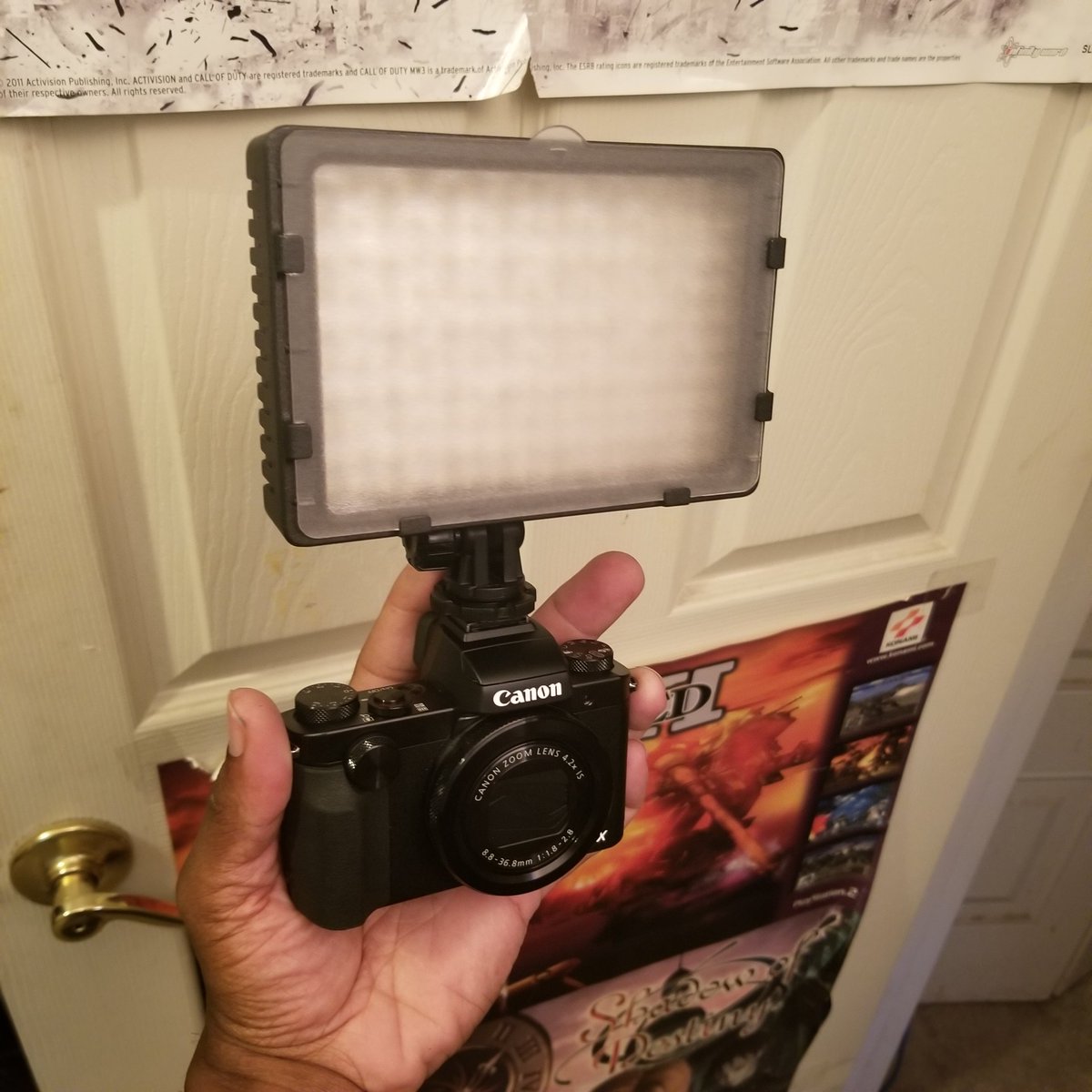 TechGamesEtc's tweet photo. Just took it up a notch. I completely forgot I bought a LED light a while ago...I'm working on a better way to shoot scratching my tickets...you'll see the difference in two-weeks.
#VALottery #TreasureHunt #ToBeContinued https://t.co/40QoNhlt7j