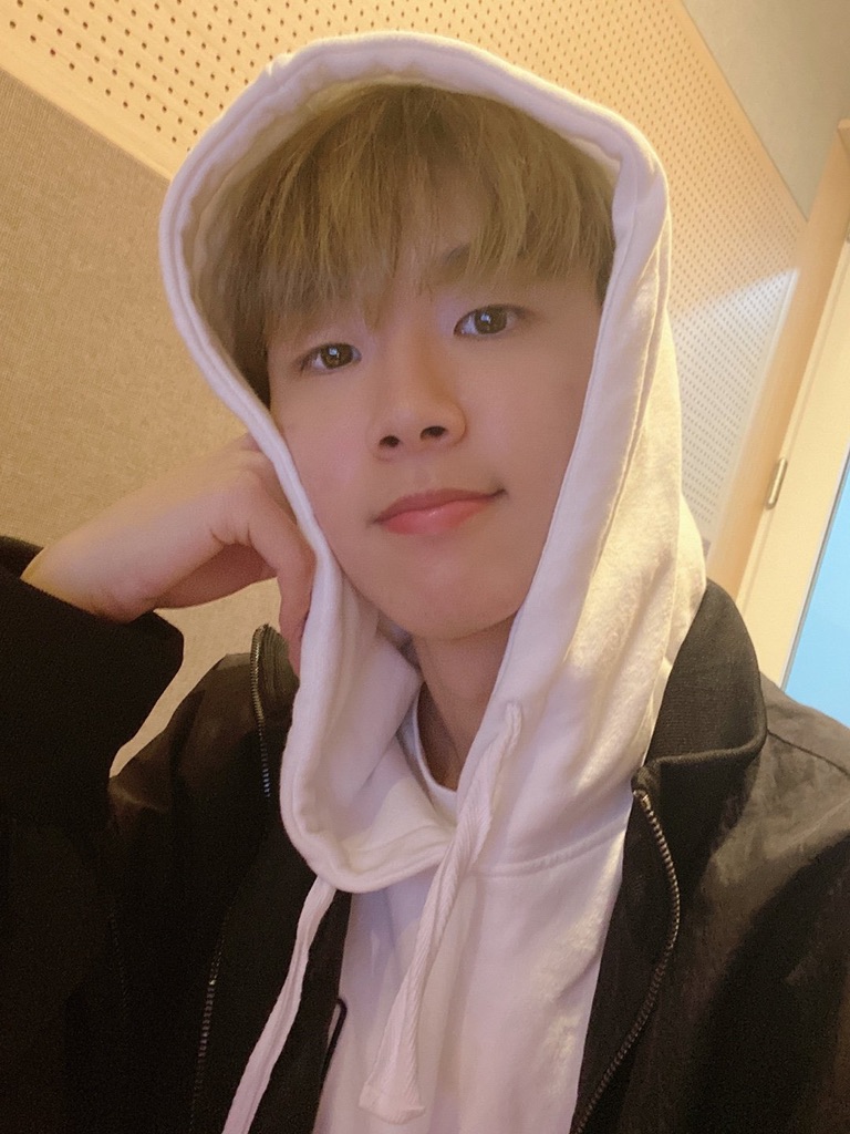 donghyun- he rides his skateboard across campus to get to class- on a dance team, practices late a night- in general his sleep schedule’s kinda wonk because he has practice and homework- the roommate who would mind his own business if he had randoms- in the gamer& #39;s club