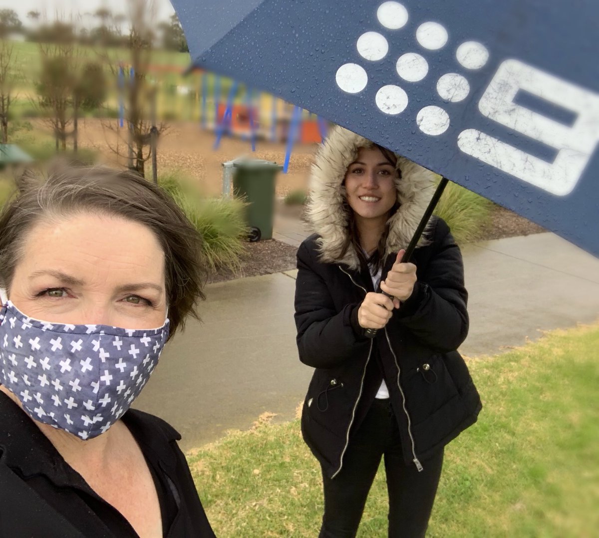 Thanks @siobhanemckenna @9NewsGippsland for the chat about #MaskUpLatrobe 

Despite my capacity to bring on a torrential downpour the minute I step outside, we did get the interview recorded
You can catch “Face Masks in the Rain”...tonight 😷☔️

We all need a laugh 😂
#gippsnews