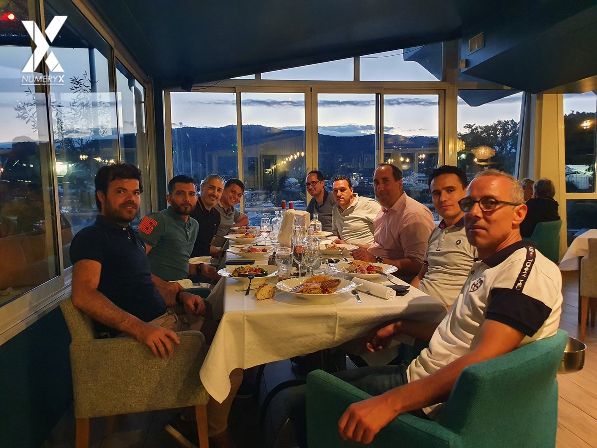 numeryx's tweet photo. 🥂 Juste avant les vacances, nous profitons de moments conviviaux avec notre équipe de Valence pour échanger et discuter des stratégies à mettre en place dès la rentrée 🎒
#Numeryx #ESN #marqueemployeur  #convivialité https://t.co/eU6K0E8leZ