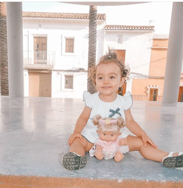 stellamiakids's tweet photo. Nos super encanta,  muchas gracias!! 
La pequeña Martina lleva un Jesusito + braguita de nuestra colección India, va guapísima!! 😍😍😍

#modainfantil #modaniñas #modababykids #fashion #modaespañola #niñas #modaverano #igersspain #rebajas #rebajas2020 https://t.co/ZixekmYzQC