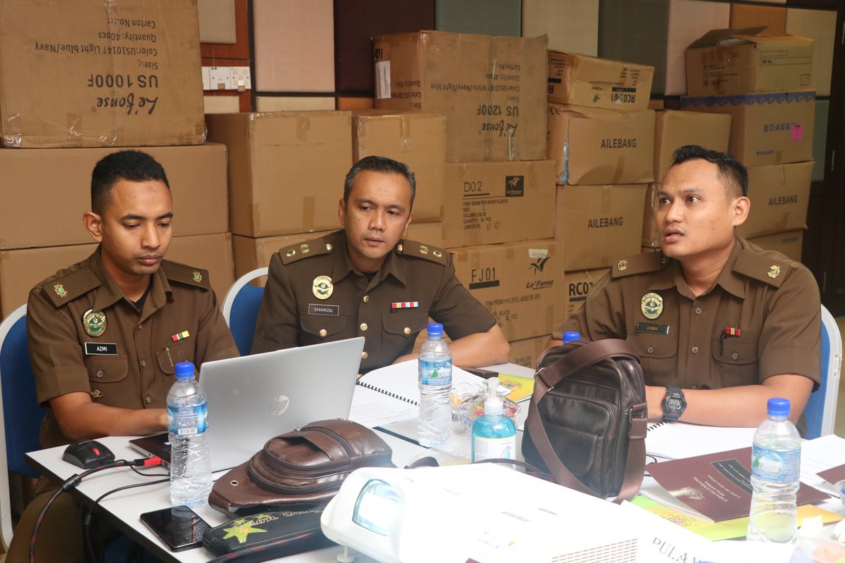 Putrajaya 21 Julai 2020. Antara foto sekitar BENGKEL PEMURNIAN BUKU PANDUAN RELASIS, SMR &amp; BUKU PANDUAN AHLI KEHORMAT/BERSEKUTU RELA. Bengkel ini berlangsung selama 3 hari bertempat di IPRM Putrajaya bermula hari ini.

#SetiaBerbakti
<a href="/kamarudin_rapig/">Kamarudin Mohd Rapig</a>
