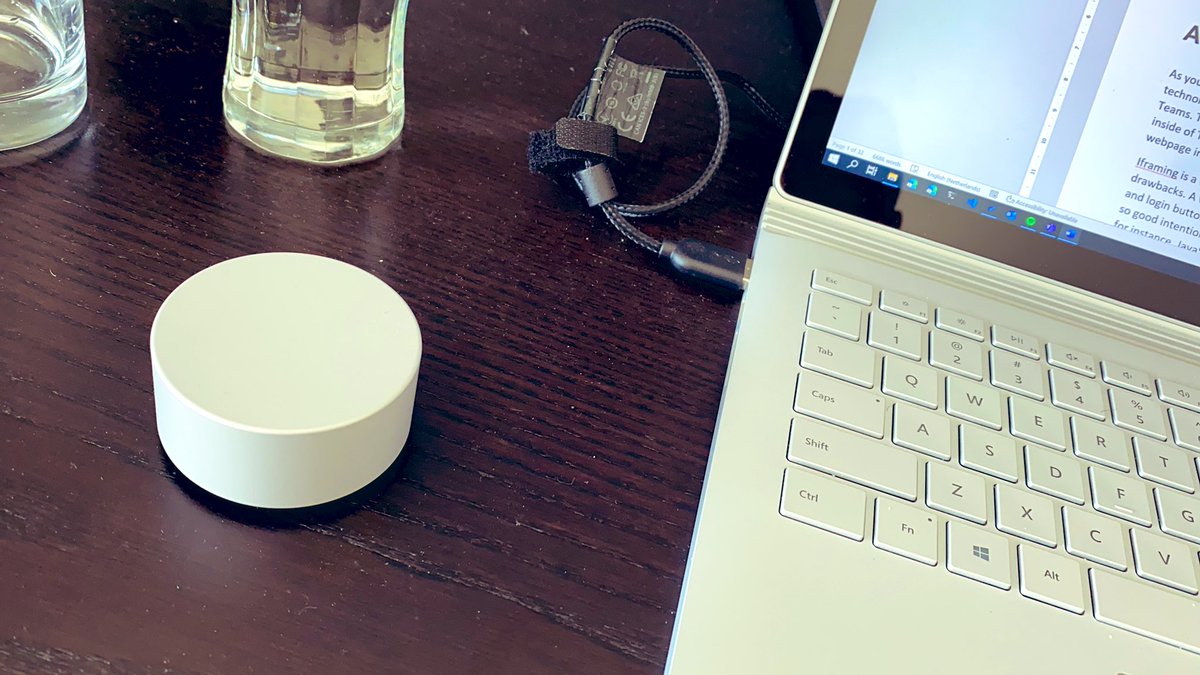appieschot's tweet photo. Love my #surface #dial for scrolling through large chunks of text when reviewing #underratedtech https://t.co/PUOntlrfoe