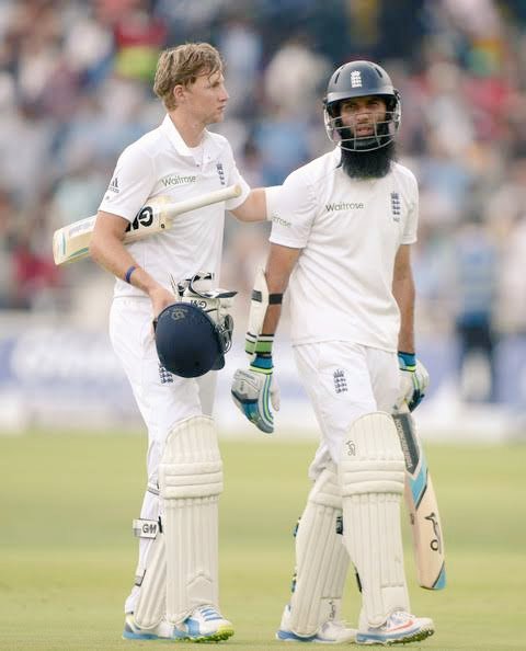..when  #MoeenAli joined  @root66. The partnership was worth 84 runs. However, with new ball 8 overs away and lunch on the brink, Dhoni hands over the ball to  @ImIshant for one last burst. The start though was not the best one as Root smashed a full ball down the ground..