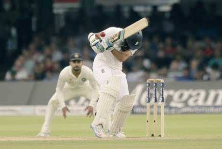 The routine follows. Banged in short, batsmen defends. 2 balls are done. Last one to go.  @ImIshant.bowls one more on the body but this time, the ball rises at an uncomfortable height which means Moeen finds it hard to keep it down. Gloves it to short leg. India roar back.