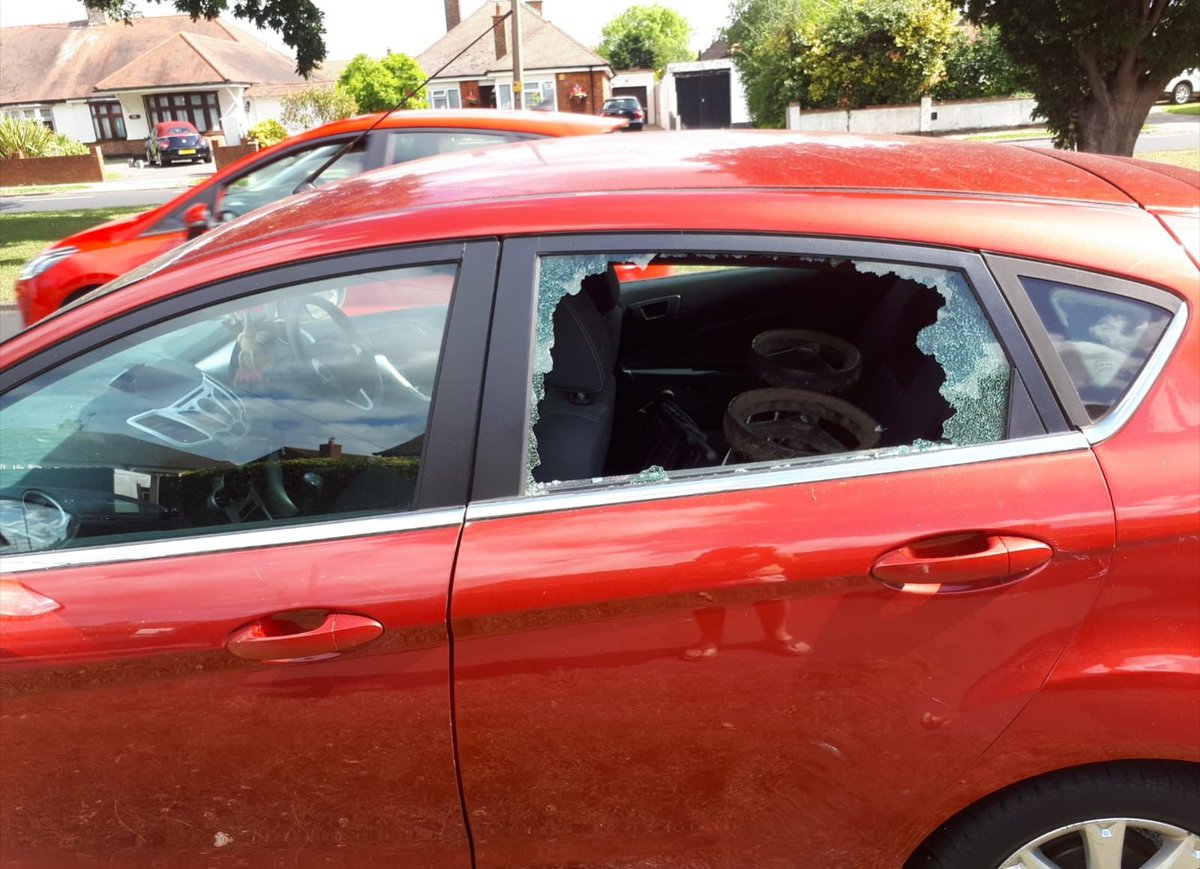 SouthendGC's tweet photo. A club member had his clubs stolen from his car in Leigh area. Taylormade RBz and Teitlist bag. Please don't leave your clubs exposed in your car and if anyone hears anything pls let us know https://t.co/svYFhpyJQU