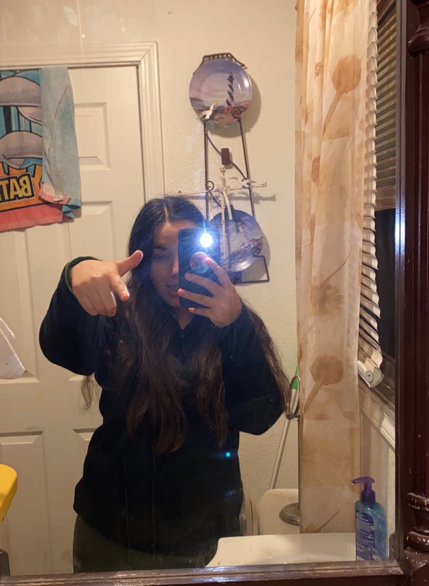 esmebb0's tweet photo. It’s been a year since I left my ex and BEST THING EVER OMG IM SO MUCH HAPPIER AND BETTER OFF LET ME VIBE RQ https://t.co/6JZKCSyvWS