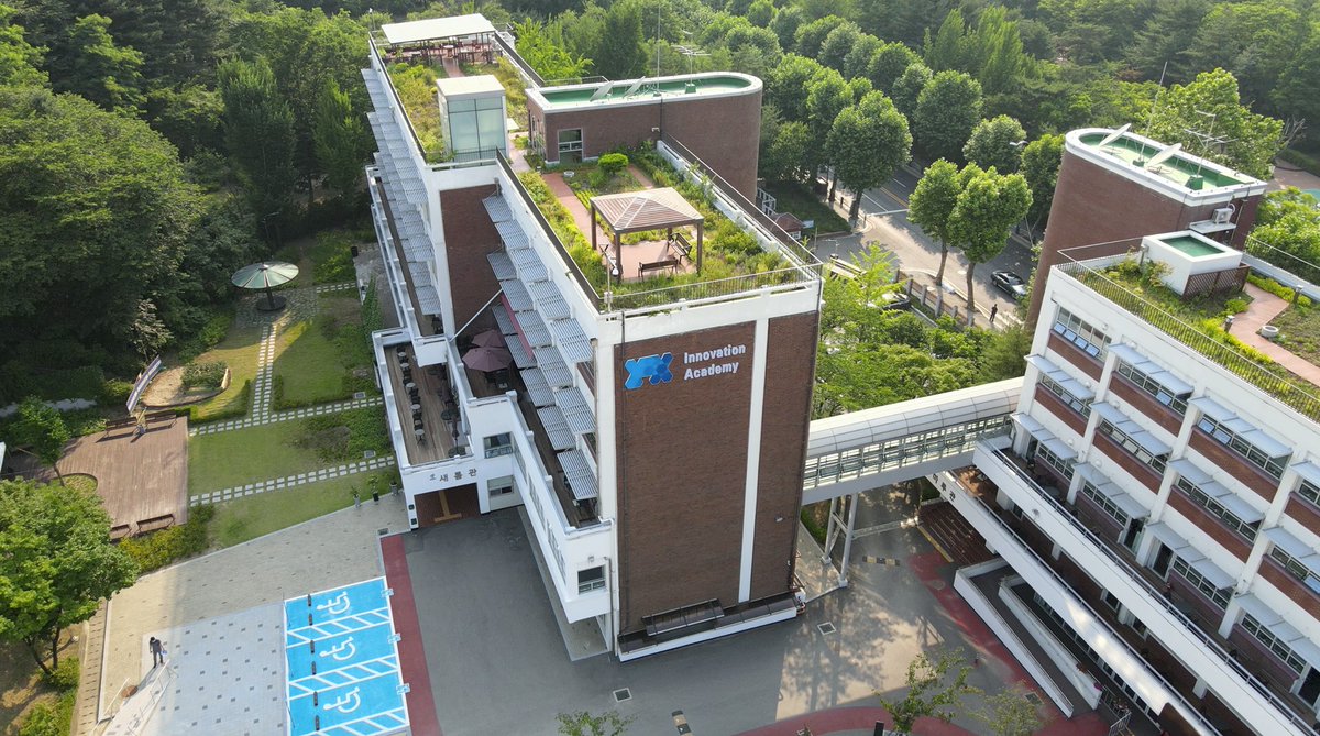tumocenter's tweet photo. This very green building is home to #42Seoul. And on July 30, youโll be able to take part in a virtual tour! Our South Korean colleagues will talk about 42's educational program and so much more! #42 Yerevan is funded by @EU_Armenia. Learn more here: https://t.co/YTZzO6vGsA https://t.co/RjQp8aa41t