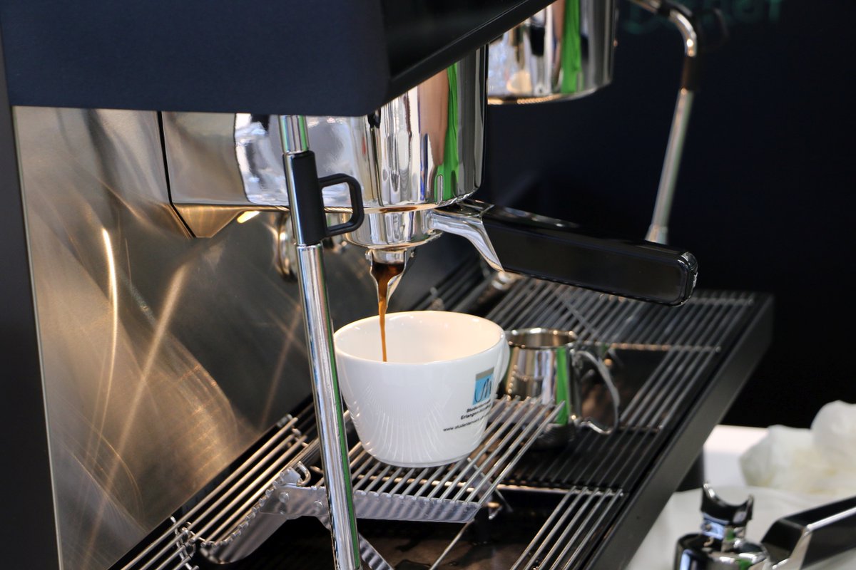 werkswelt's tweet photo. Noch bis Donnerstag könnt ihr in unserer Cafeteria SüdBlick an der #Techfak leckere Kaffeespezialitäten, selbstgemachten Kuchen und diverse Snacks genießen - danach sind wir erst mal in der Sommerpause. Danke an alle treuen Gäste und bis bald!

#werkswelt #SüdBlick https://t.co/Xp0729oQNN