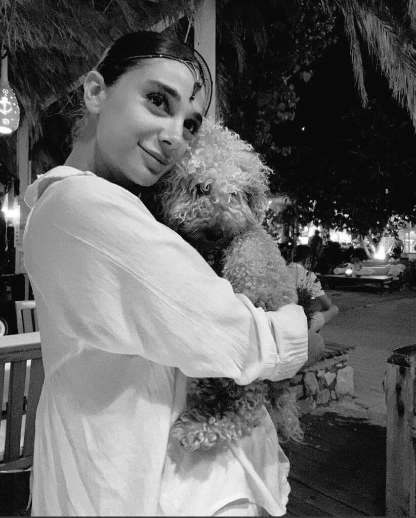 Hayatının baharında bir canı daha yitirdik. Kadın cinayetleri son bulsun. Yeter artık! #pinargultekin