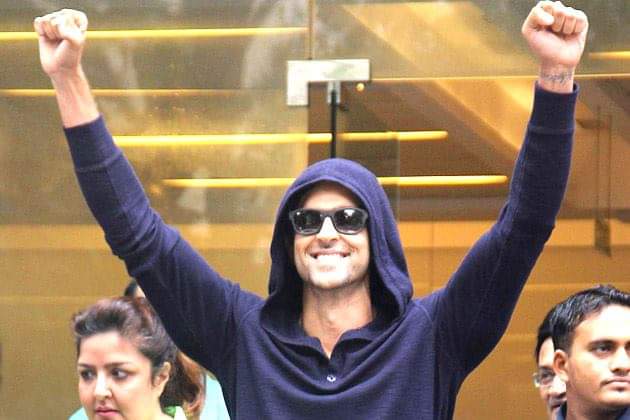 MaggiePol2's tweet photo. #Brain_Surgery
HR's life is not only success n happiness..😔
8 JULY 2013
B'een 7 years since this Black Day.
I can only imagine what fans b'een through..that day😭 knowing chances r 50/50...
Thnx God n doctors 🙏🙏
#HrithikRoshan❤️
#Braveheart_Never_Give_Up✊🙏 https://t.co/m9k0c5lJCk