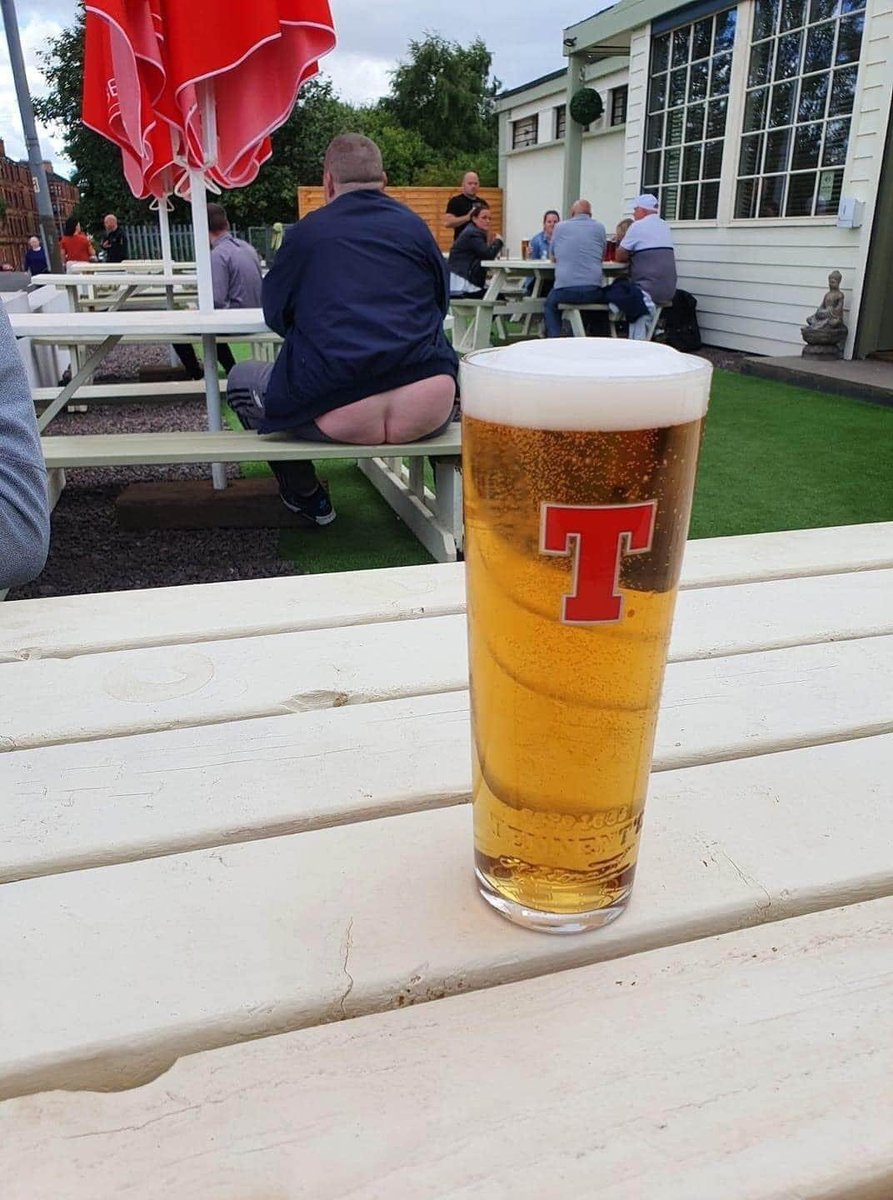 Gav1981's tweet photo. Been waiting for this moment finally a pint at the pub... oh FFS!!! https://t.co/sPBE3PoGns