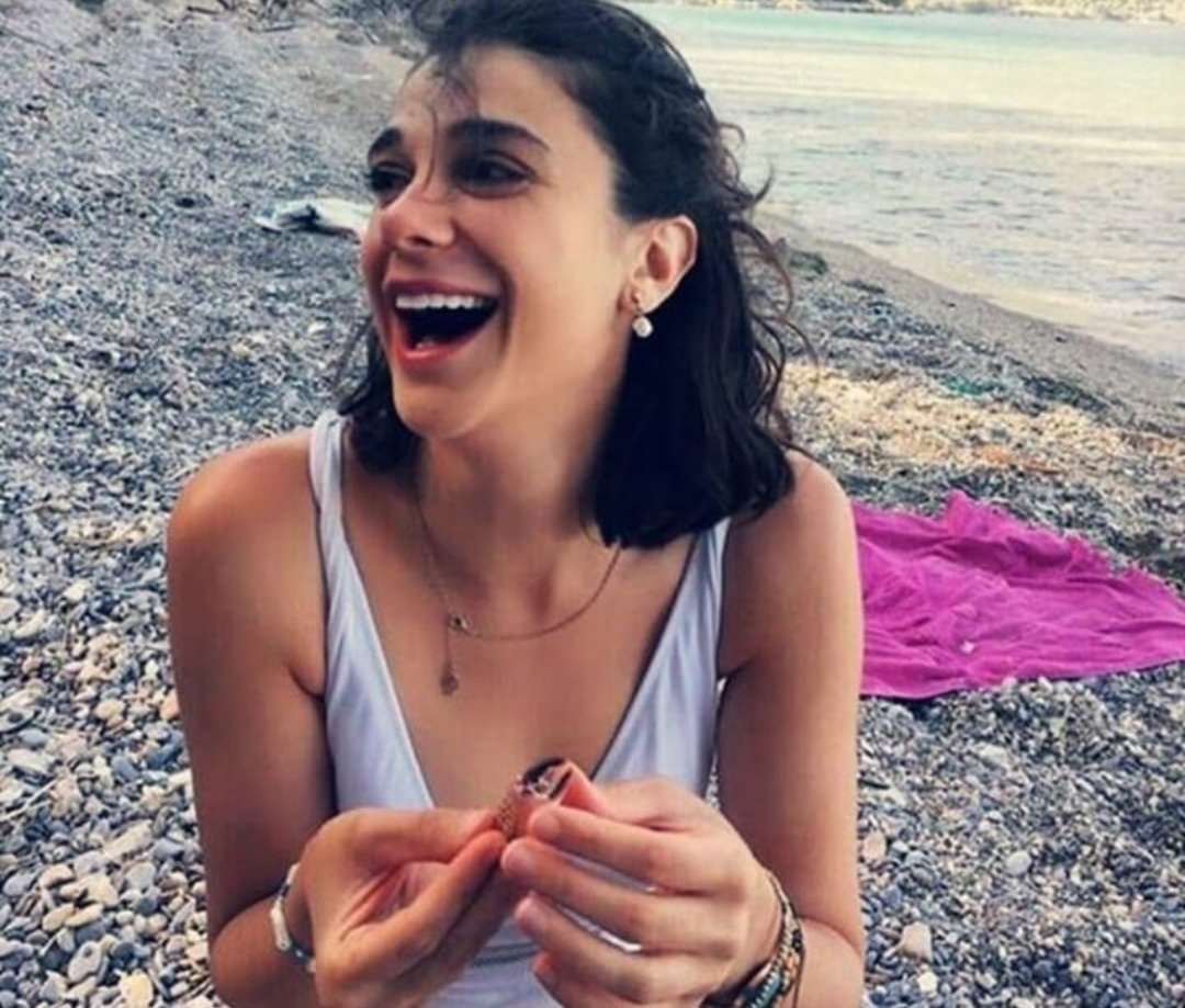 Bir kadını insan olarak görmediğiniz sürece, zaten siz insan değilsiniz... #pinargultekin 😢😢 çok üzgünüm çok