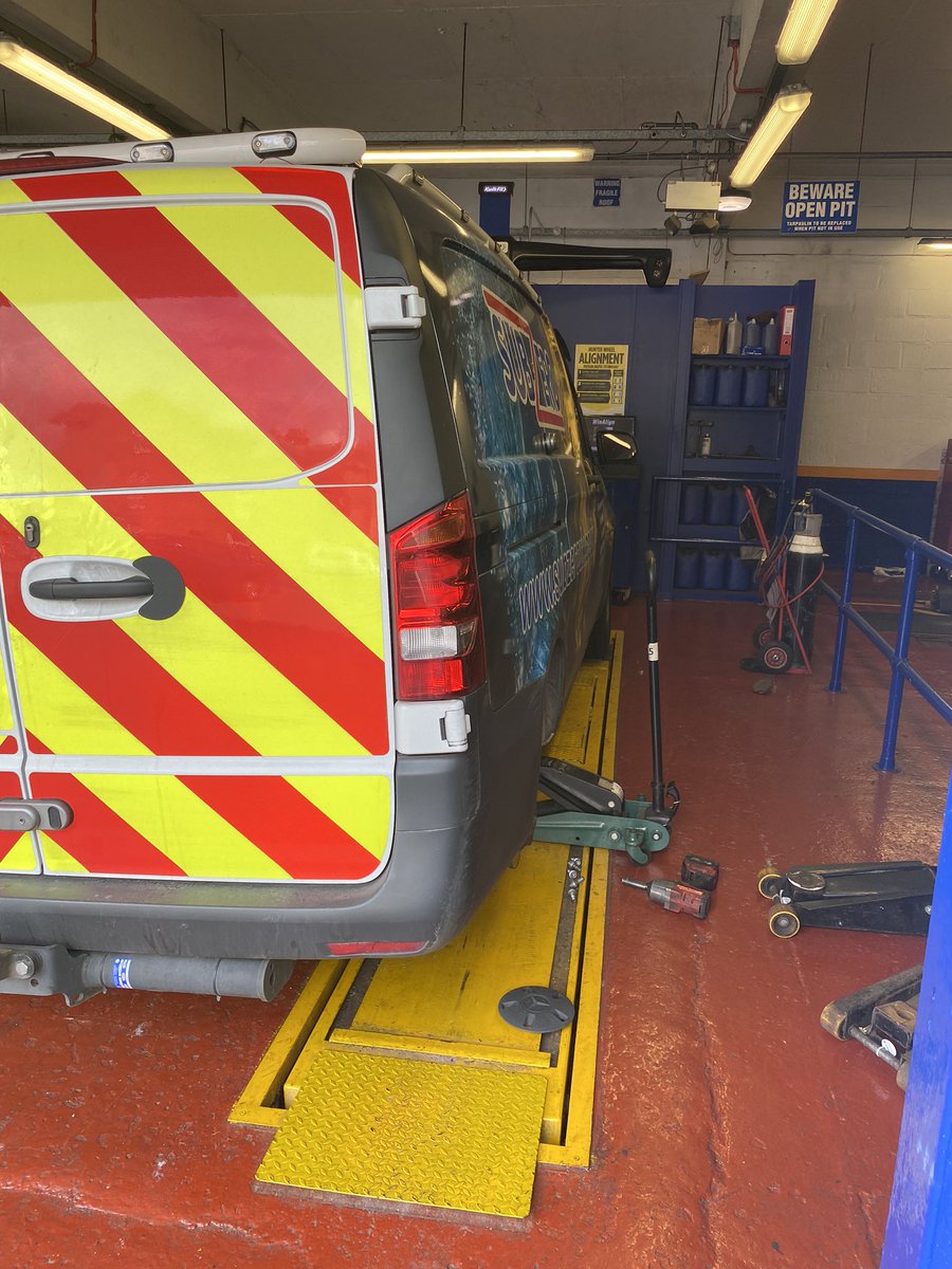 subzeroaircon's tweet image. Time for new boots on the #Mercedes vitio #kwickfit #michelintyres 49k miles out of first set rude not to use same brand again