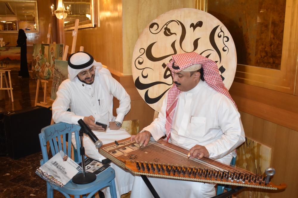 3.MusicBoth cultures also have long musical history and great taste, and they both share some instruments that play the same roles, such as: Qanun for Arab (and Middle Eastern) culture, and Zither (or guzheng) for Chinese one.