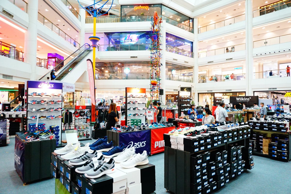 👟 พบกับโปรโมชั่น สินค้าลดราคา รองเท้าผ้าใบ และรองเท้ากีฬาสูงสุด ถึง 50%
แบรนด์ที่ร่วมรายการ อาทิ Adidas, Adidas Neo, Nike, Converse, Vans, Puma
และอีกมากมาย

👉 ในงาน "Sportsworld Sneakers Fair"
21 – 27 ก.ค. 63
ลานน้ำพุ ชั้น 1
ซีคอนสแควร์ ศรีนครินทร์