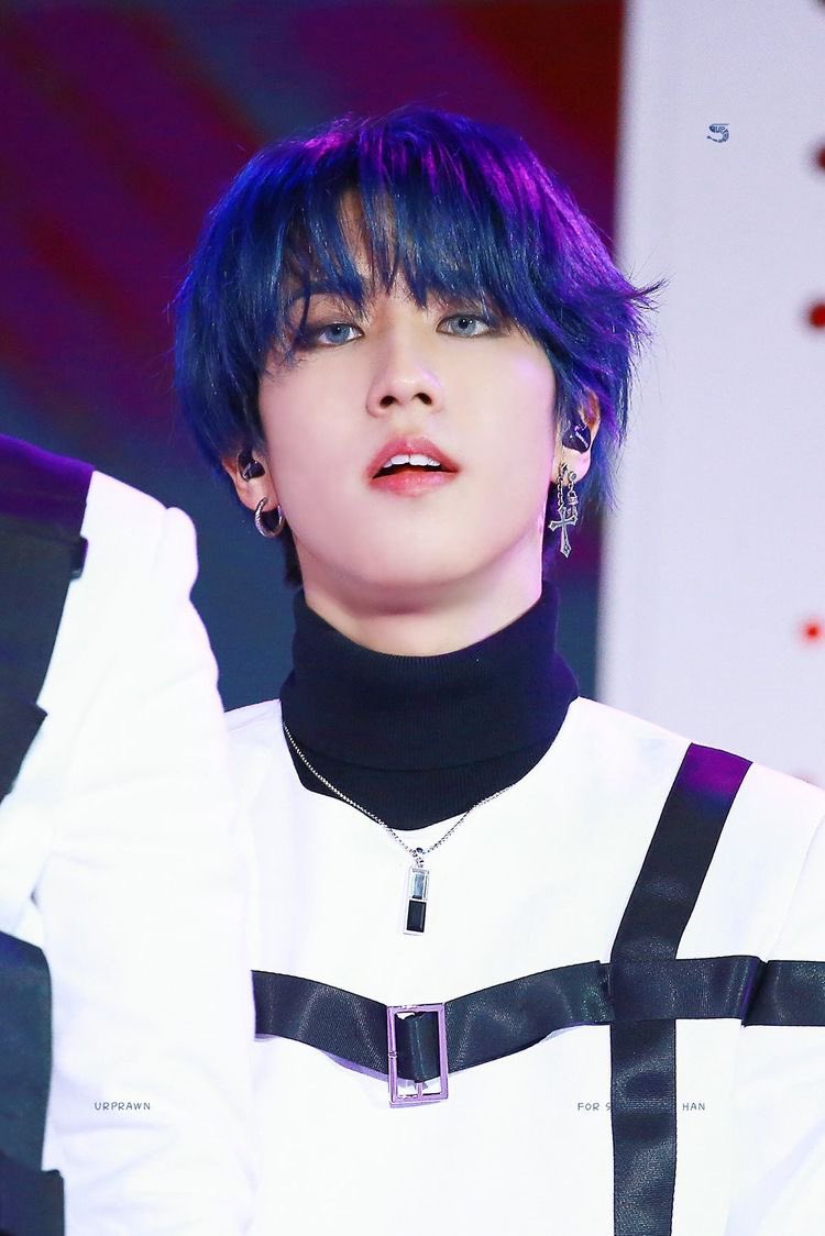 — han jisung’s blue hair; a needed thread  #StrayKids    #skz