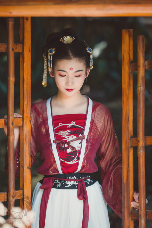 4.4.Chinese Women Traditional Attires