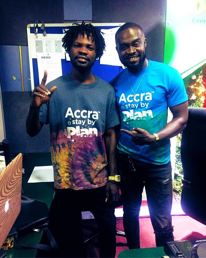 KwamePizii1's tweet photo. GIVEAWAY ALERT 🚨🚨🚨
We are giving away 1 of our #UTAMA #AccraStayByPlan TSHIRTS
To enter:
1. FOLLOW me and @utamaafrica
2. Like and RETWEET
3.Tag 2 friends.
4. This lasts for only 48 hours
#StylePride #Utamaafrica #Giveaway #UTAMA https://t.co/9GQljSzVkM