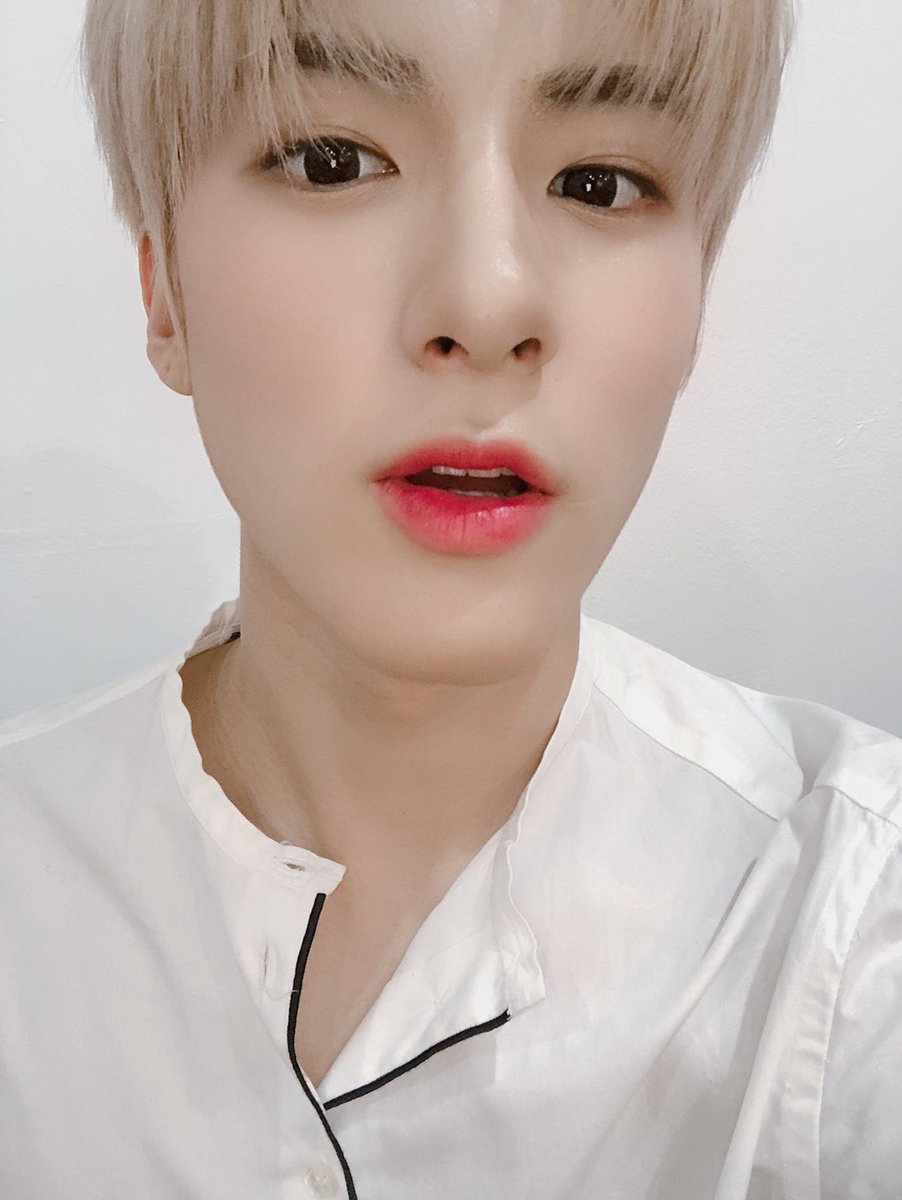 WE_THE_BOYZ's tweet photo. [에릭] 브이브이브이더비사랑해브이브이브이브이이ㅣ브니이ㅣ🤍✌️ https://t.co/OSPrqYbBcj