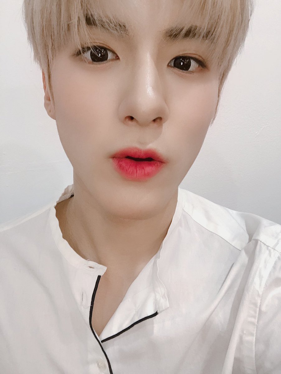 WE_THE_BOYZ's tweet photo. [에릭] 브이브이브이더비사랑해브이브이브이브이이ㅣ브니이ㅣ🤍✌️ https://t.co/OSPrqYbBcj