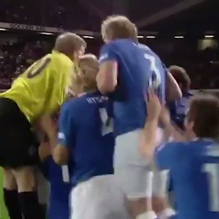 Happy birthday Woody Harrelson! Any excuse to watch that penalty again... 