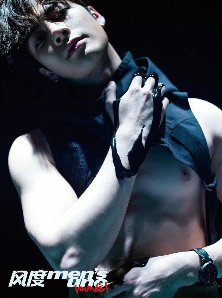 assaultprince's tweet photo. open it #JacksonWang #abs https://t.co/d2gCCmJMWC