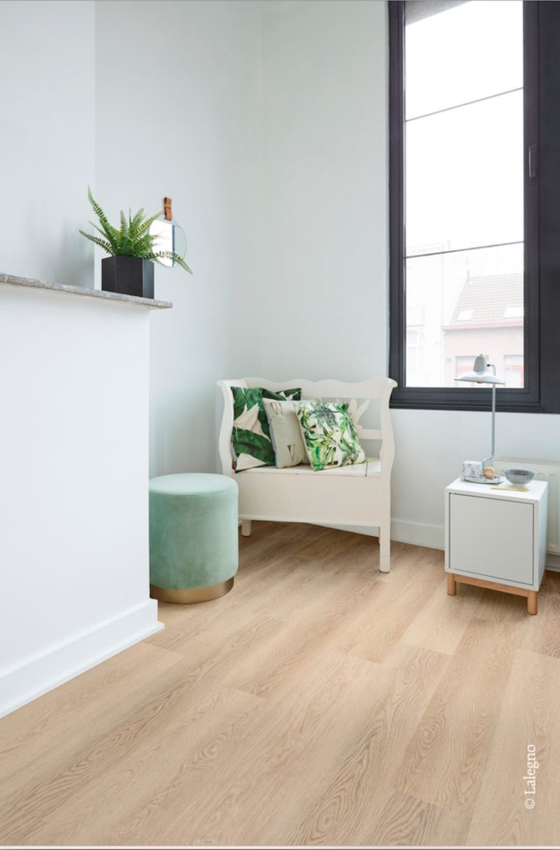 InHouseLtd's tweet photo. Late risers, home workers. It's important to think about your walk to work. What is underfoot should give you inspiration, put a spring in your step. So, let's take flooring up a knot or two, with Newman & Gray. #interiors #interiordesign #flooring #engineeredboards #floorboards https://t.co/toB3L2AFzL