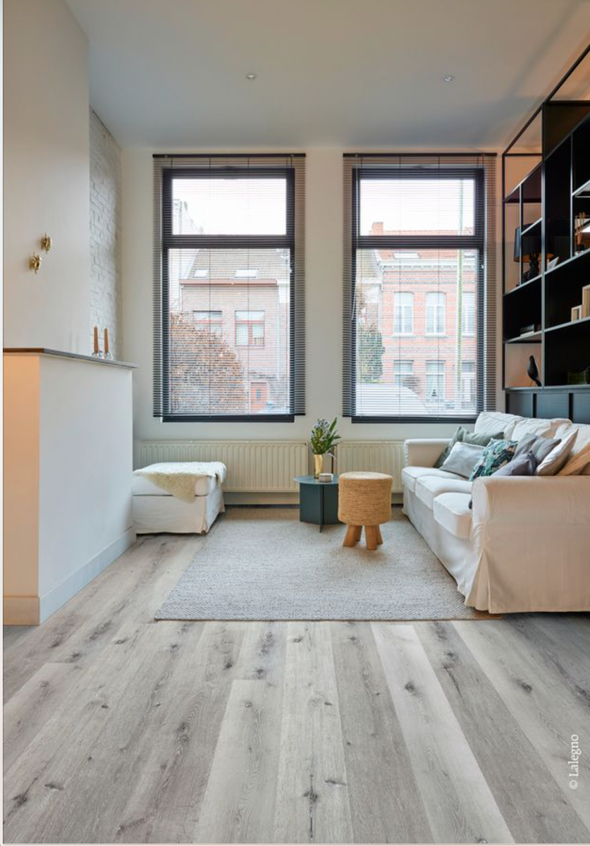 InHouseLtd's tweet photo. Late risers, home workers. It's important to think about your walk to work. What is underfoot should give you inspiration, put a spring in your step. So, let's take flooring up a knot or two, with Newman & Gray. #interiors #interiordesign #flooring #engineeredboards #floorboards https://t.co/toB3L2AFzL