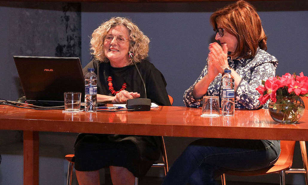guiaverdecom's tweet photo. Entrevista con Matilde Ferrer, reconocida obtentora de rosas que recientemente ha ganado la Copa del Perfume en Suiza.
@rosalesferrer #floricultura #rosas 👉 https://t.co/M5QTR3ML1Y https://t.co/UyqJc7aTW5