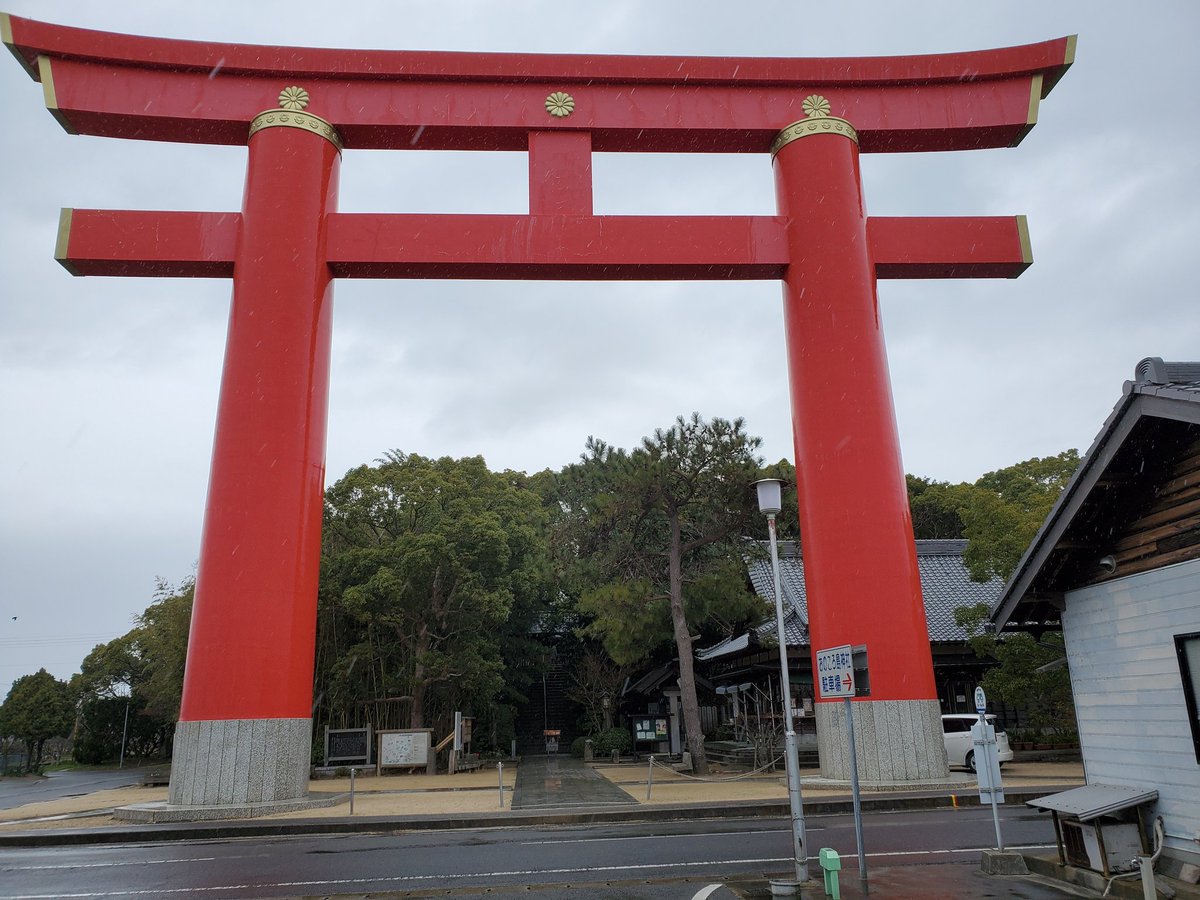 thanks_noka's tweet photo. 高速道路からも確認できるでっかい大鳥居がある淡路島の『おのころ島神社』⛩️
『おのころ島』の所在地は諸説有りますが個人的にはここだと決めつけてます(笑)
淡路島はやっぱり神の島
何度行ってもワクワクする
#淡路島
#自凝島神社 https://t.co/GrhRXcz77q