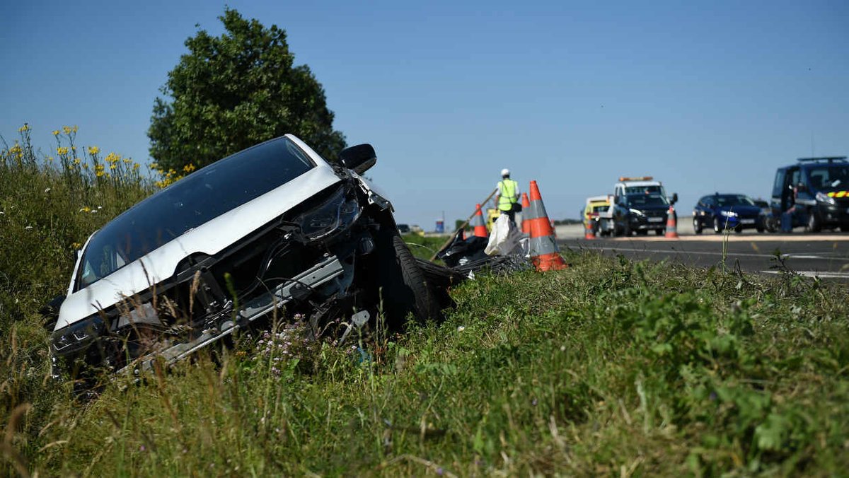 paourliac's tweet photo. Quelles sont les obligations à respecter face à un #accident de la route ? 🚘  https://t.co/wFsfywBnMt https://t.co/L7M9ZDf1Zw