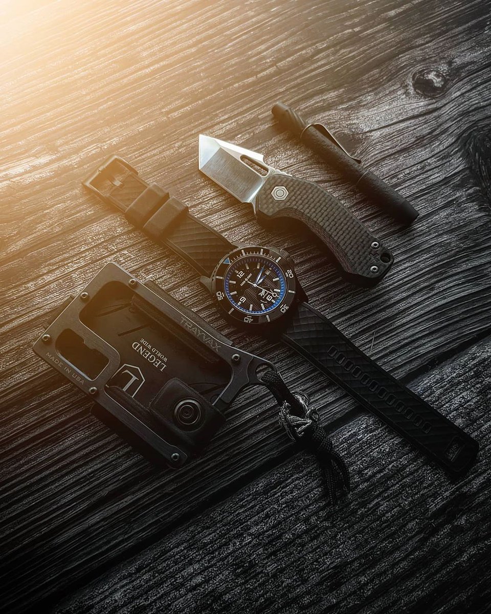tanto_tim's tweet photo. Repost @v._edc
by @media.repost:
Have a great weekend everybody ๐ป
.
.
.
.
.
.
.
.
.
.
.
.
.
#everydaycarry #pocketdump #edc #knifefanatics #knifenut #everydaydump #knifelife #everydaytactical #knivesofig #edcweekly #edcgear #edcdump #edccommunity #pocketvomit #dailycarry #edc https://t.co/T7OfY4R7IK