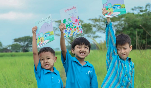 GreenSampan's tweet photo. A lovely article on our friend Rhi Rhi at Third Story Project, now creating books about #COVID-19 for children in #Myanmar: staying home, keeping healthy, and tackling discrimination. | @PioneersPost

https://t.co/PZ66XuFhhU https://t.co/bCxWqXPvh0