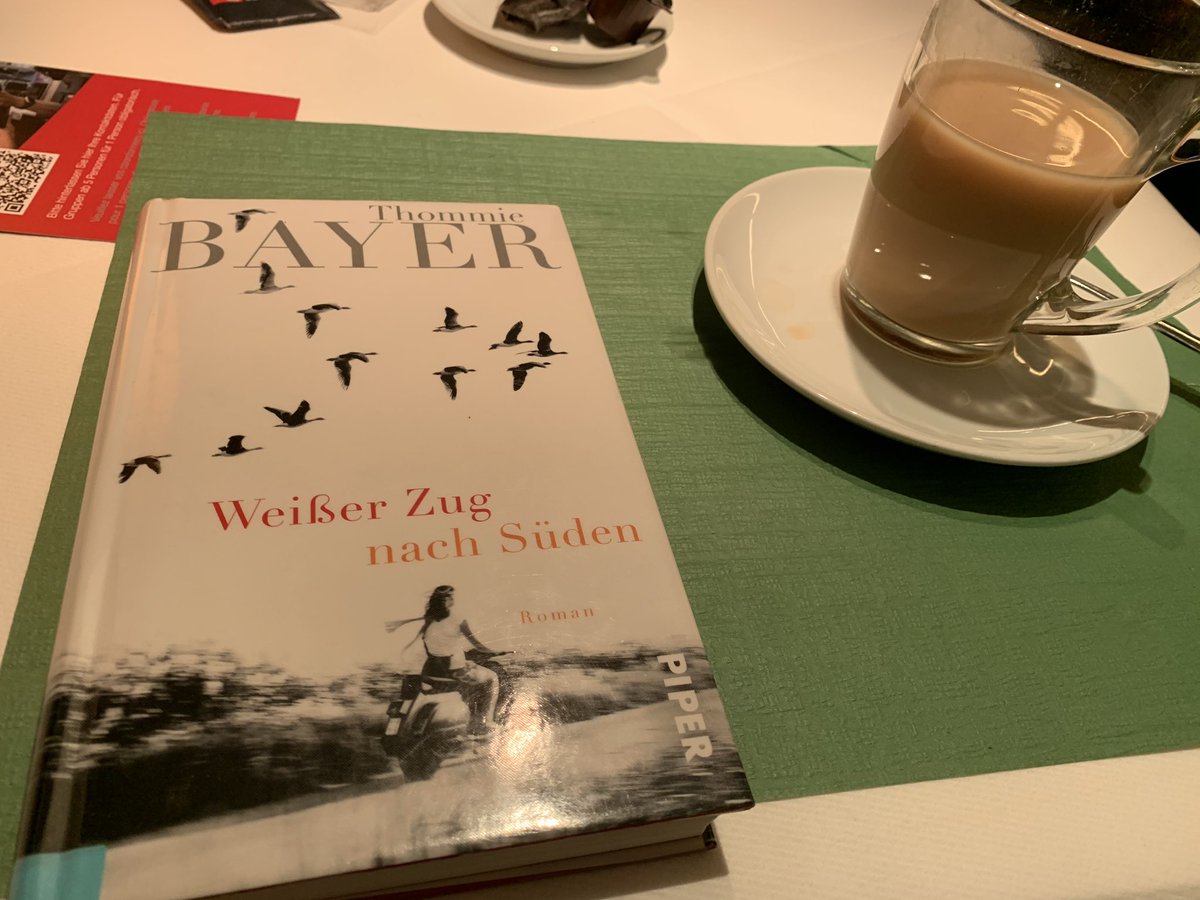 KarinMayerhofer's tweet photo. Heute dabei: die Putzfrau in der Badewanne ... ๐
#MayBook https://t.co/uIe4BR7BIG